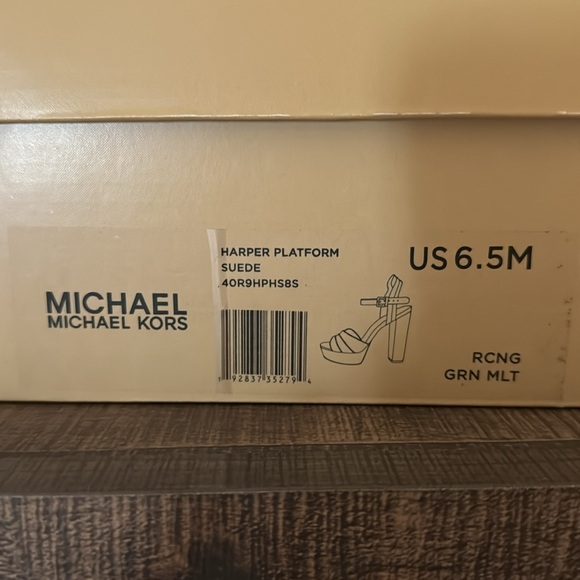 Michael Kors Women's Green Platform Sandals - Picture 6 of 6